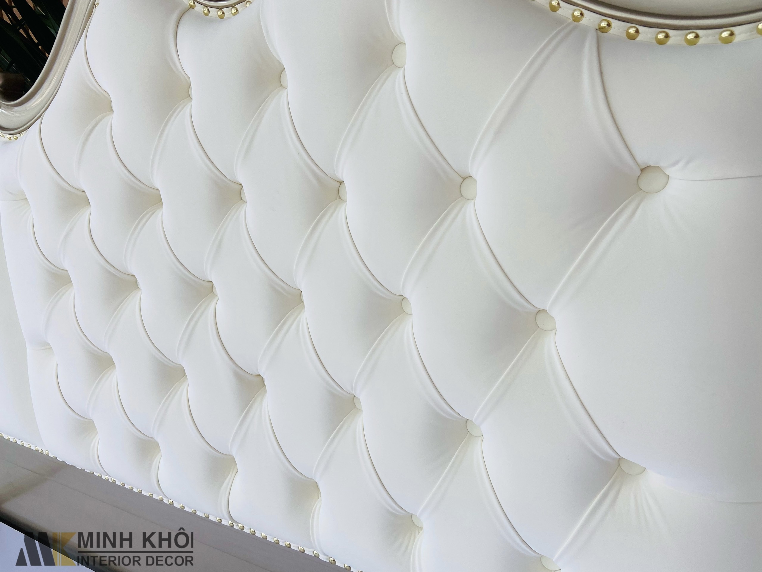 Giường Cổ Điển Kiểu Luis Đuôi Cách Tân Gỗ Sồi - GN1011