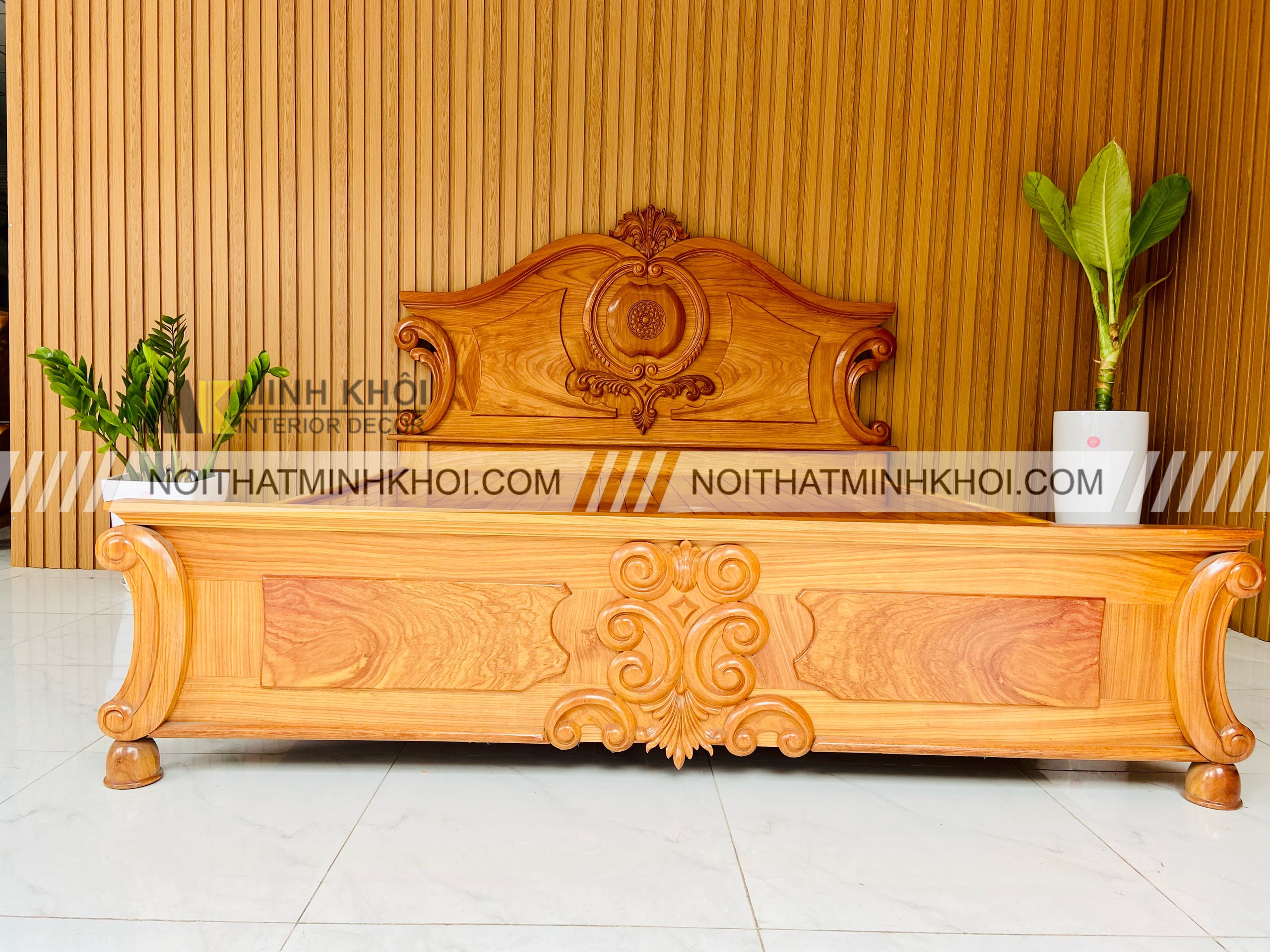 Giường Gõ Đỏ 1m8 Cổ Điển Louis - GN400