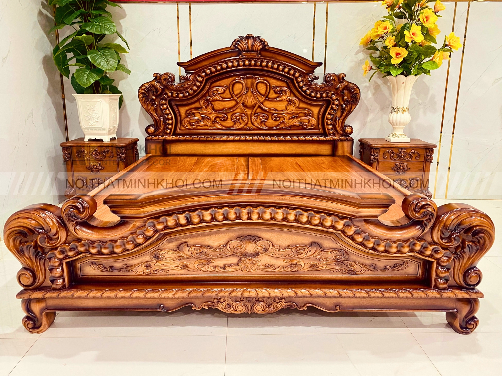 Giường Gõ Đỏ Hoa Lá Tây Cao Cấp Giả Cổ - GN1061