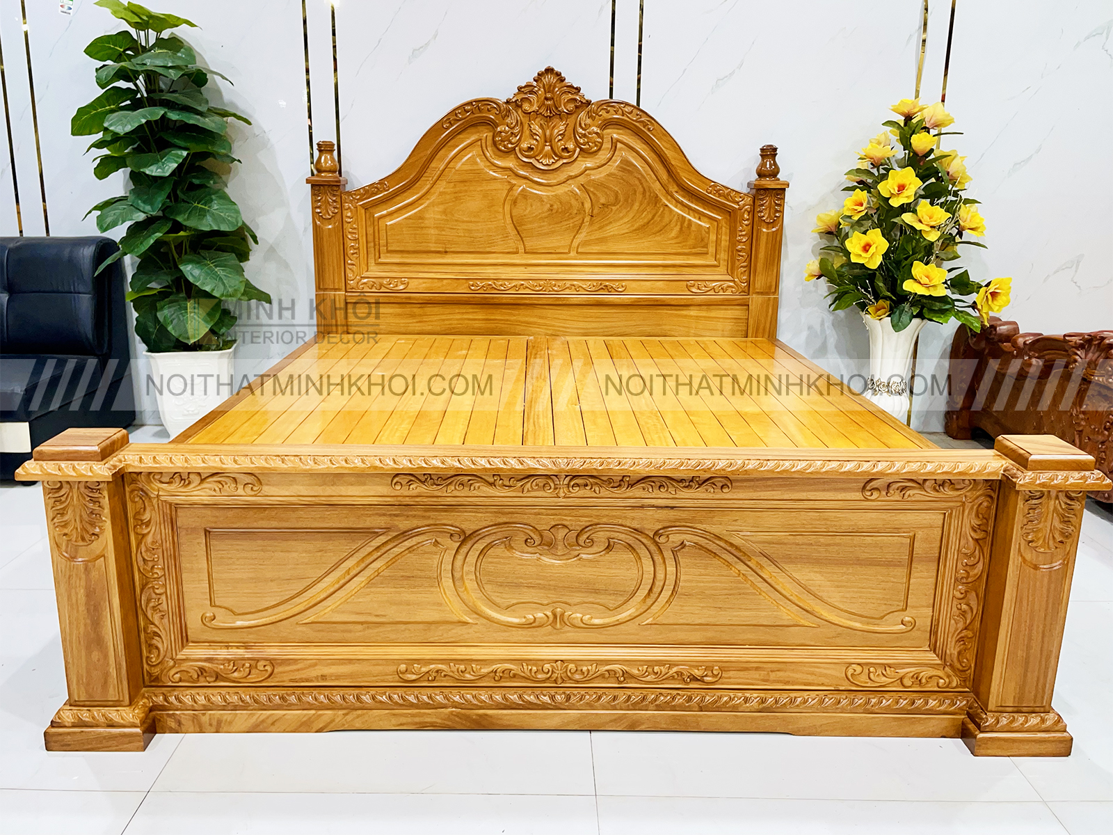 Giường Gõ Đỏ Louis Chân Vuông Cao Cấp - GN444