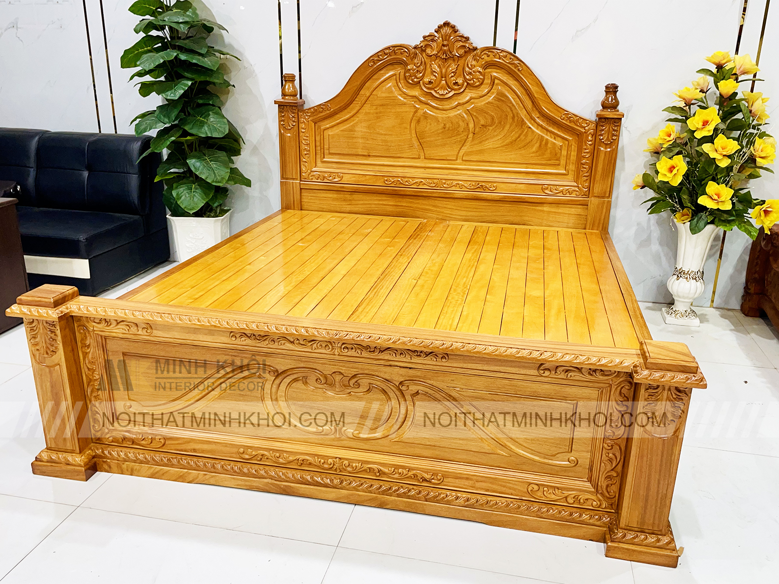 Giường Gõ Đỏ Louis Chân Vuông Cao Cấp - GN444