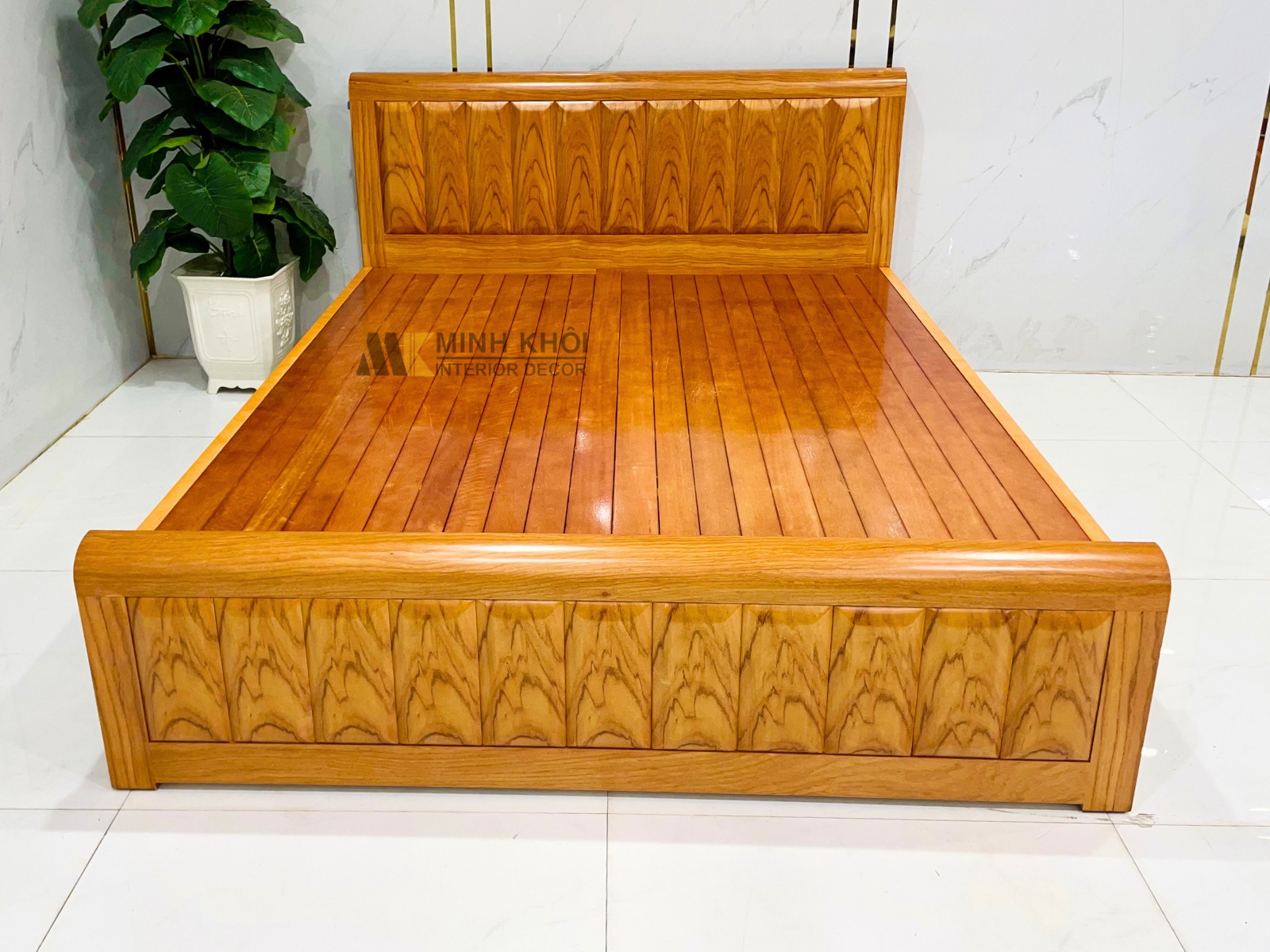 Giường Gỗ Gõ Đỏ Hiện Đại Nan Dọc - GN405