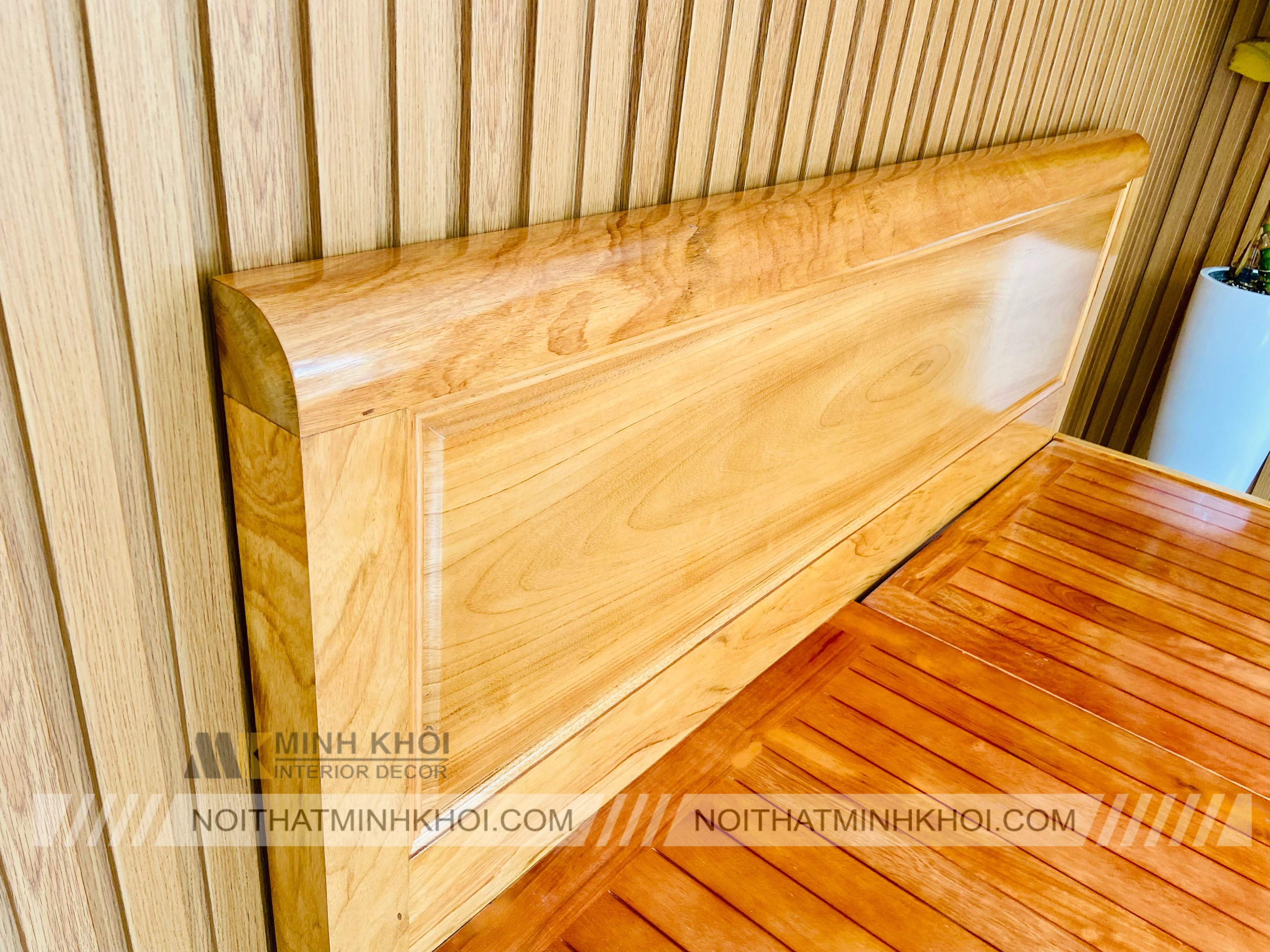 Giường Ngủ Gõ 1m6 Long Khung - GN404