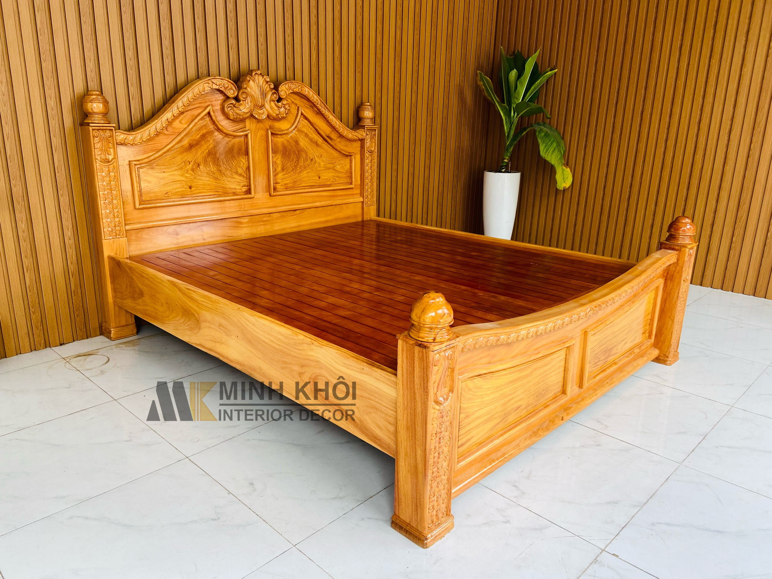 Giường ngủ Gõ Đỏ 1m8 cổ điển cao cấp - GN1054