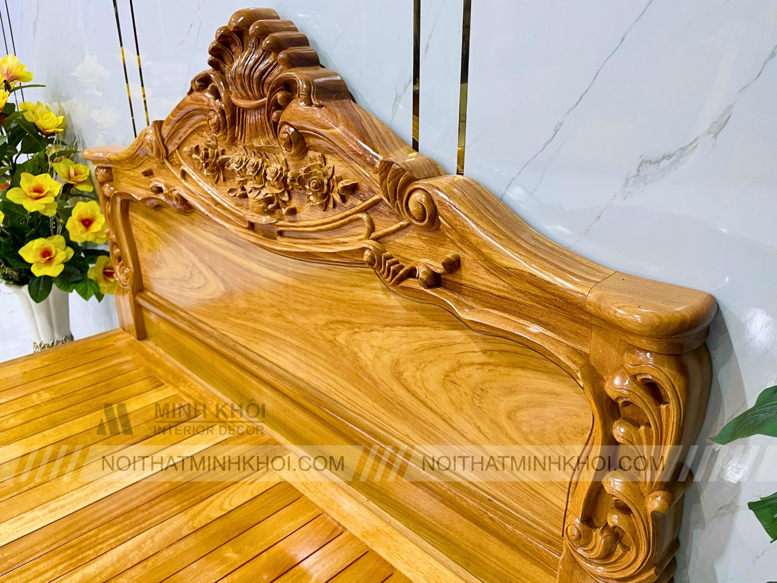 Giường Ngủ Gõ Gõ Cổ Điển Chạm Hoa Hồng - GN937