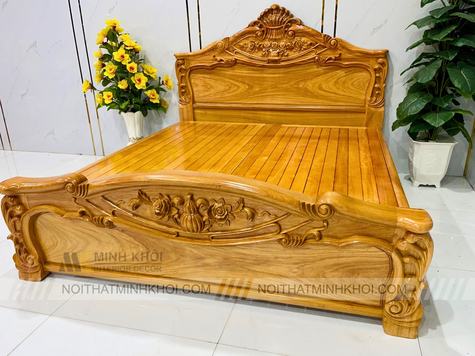 Giường Ngủ Gõ Gõ Cổ Điển Chạm Hoa Hồng - GN937