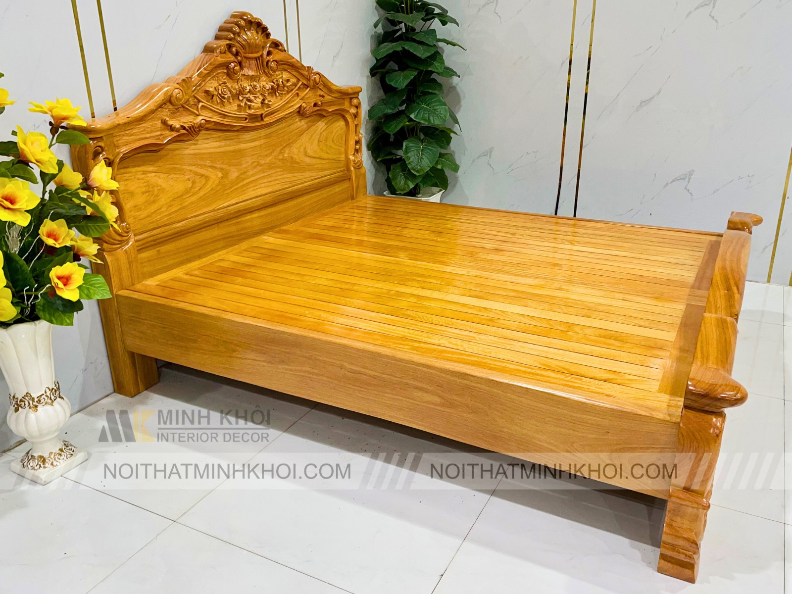 Giường Ngủ Gõ Gõ Cổ Điển Chạm Hoa Hồng - GN937