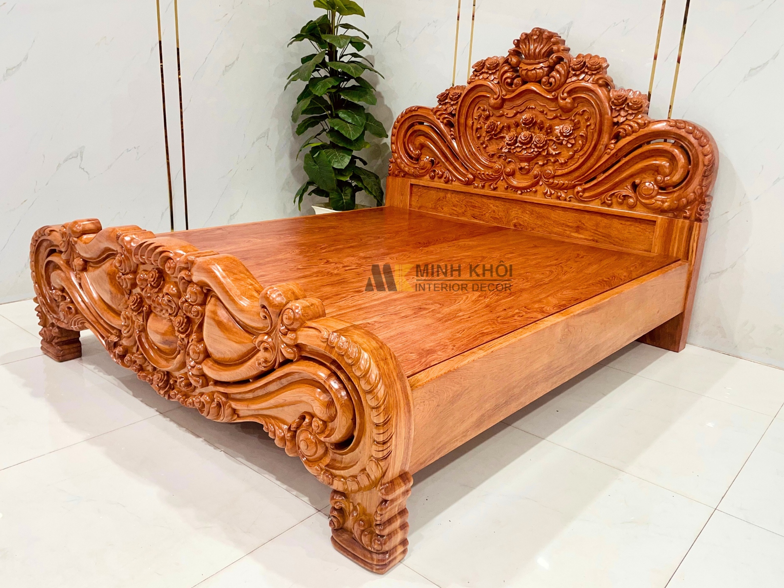 Giường Ngủ Gỗ Hương Đá Louis Chạm Hoa Hồng - GN944