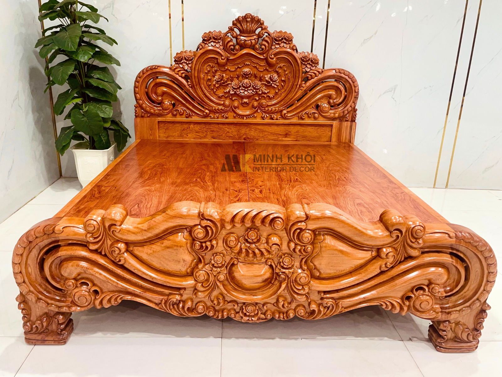 Giường Ngủ Gỗ Hương Đá Louis Chạm Hoa Hồng - GN944