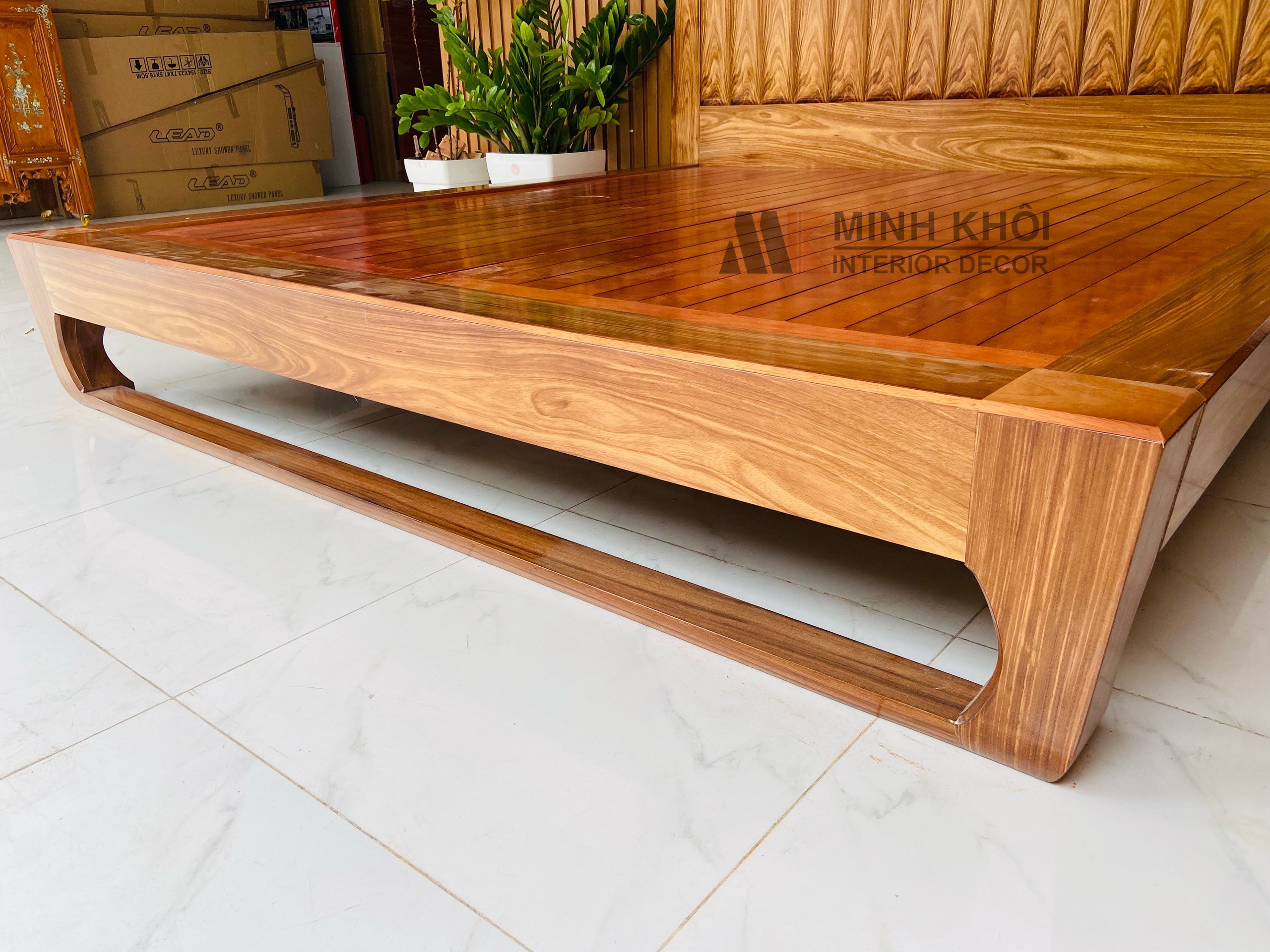 Giường Ngủ Gỗ Hương Xám Chân Quỳ 1m8 - GN502