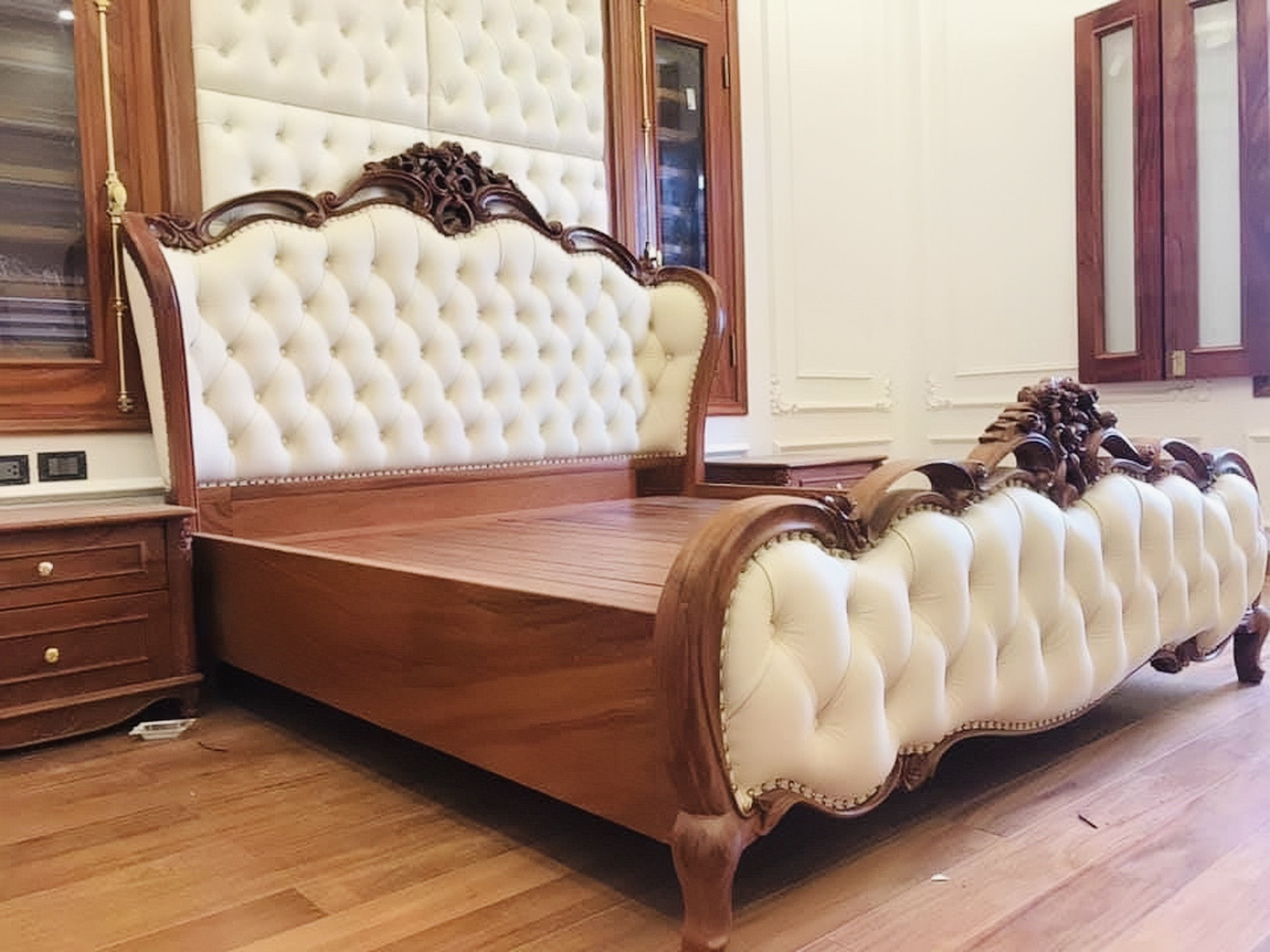 Giường Ngủ Gỗ Sồi Bọc Nệm - GN506