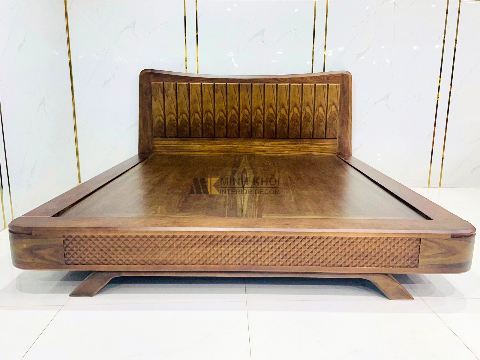 Giường Ngủ Gỗ Sồi Óc Chó Chân Thuyền - GN942