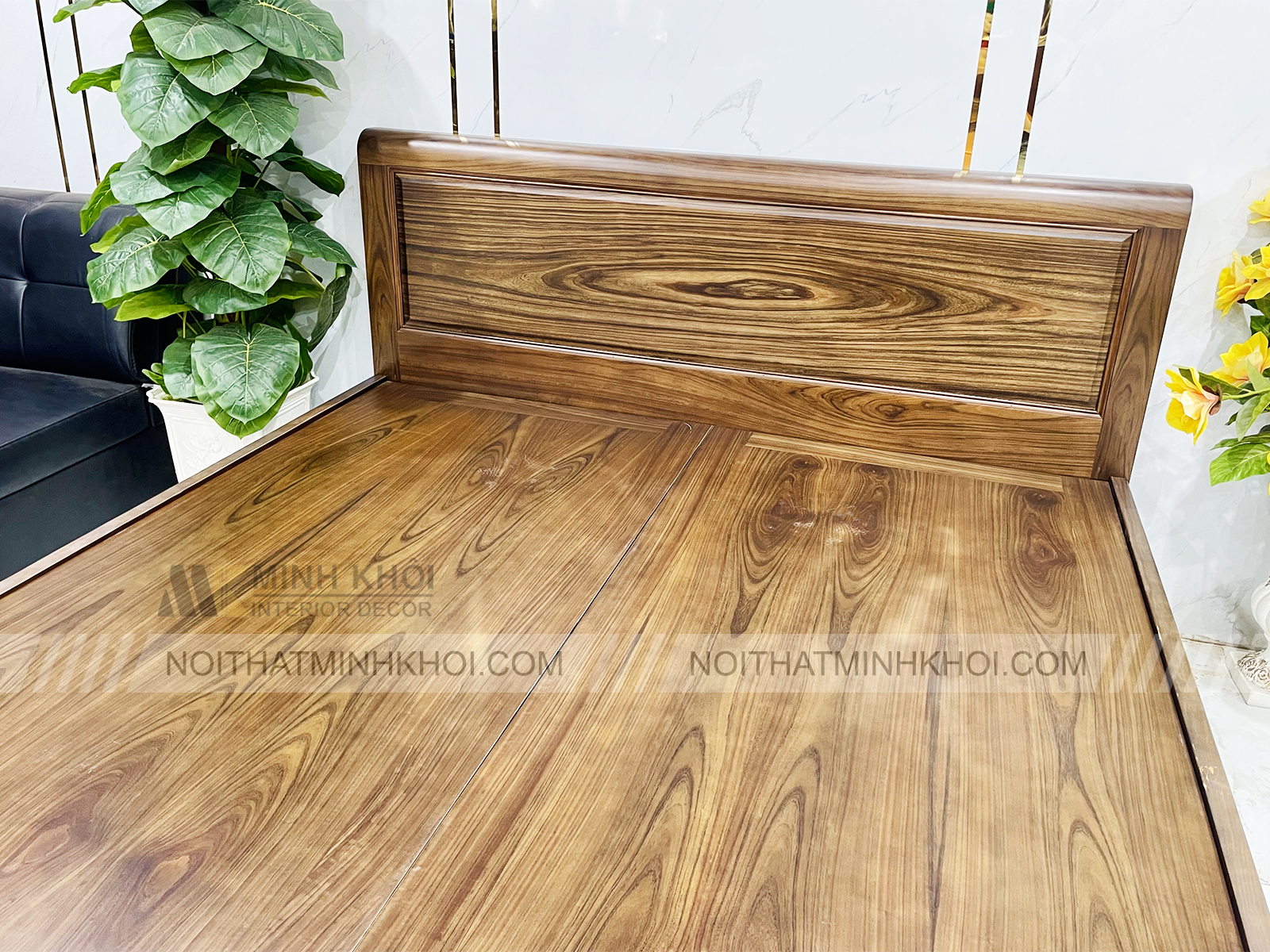 Giường Ngủ Gỗ Sồi Óc Chó Long Khung - GN1059