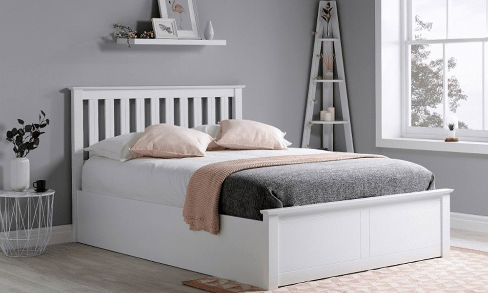 Giường ngủ màu trắng trong năm 2024 mang đến sự tươi sáng và rực rỡ như một màn sương mù mỏng mịn. Không chỉ để tạo sự thanh lịch và sạch sẽ, giường ngủ trắng còn giúp bạn có thể tùy biến màu sắc và phối hợp với các đồ nội thất khác một cách dễ dàng.