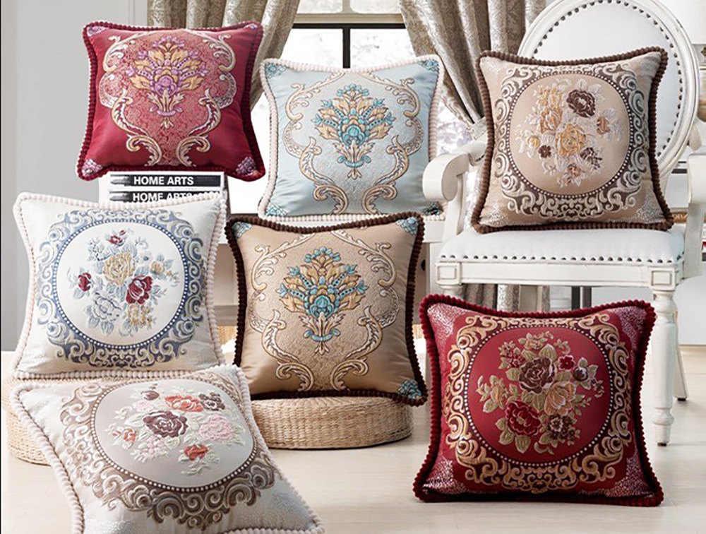 Gối tựa lưng họa tiết thêu nổi