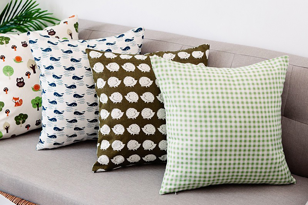 Gối tựa lưng sofa gỗ phong cách vintage