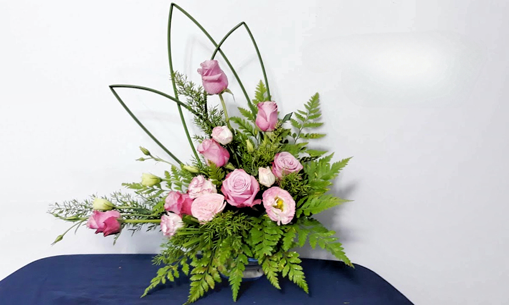 Hoa cát tường chưng bàn thờ ngày tết