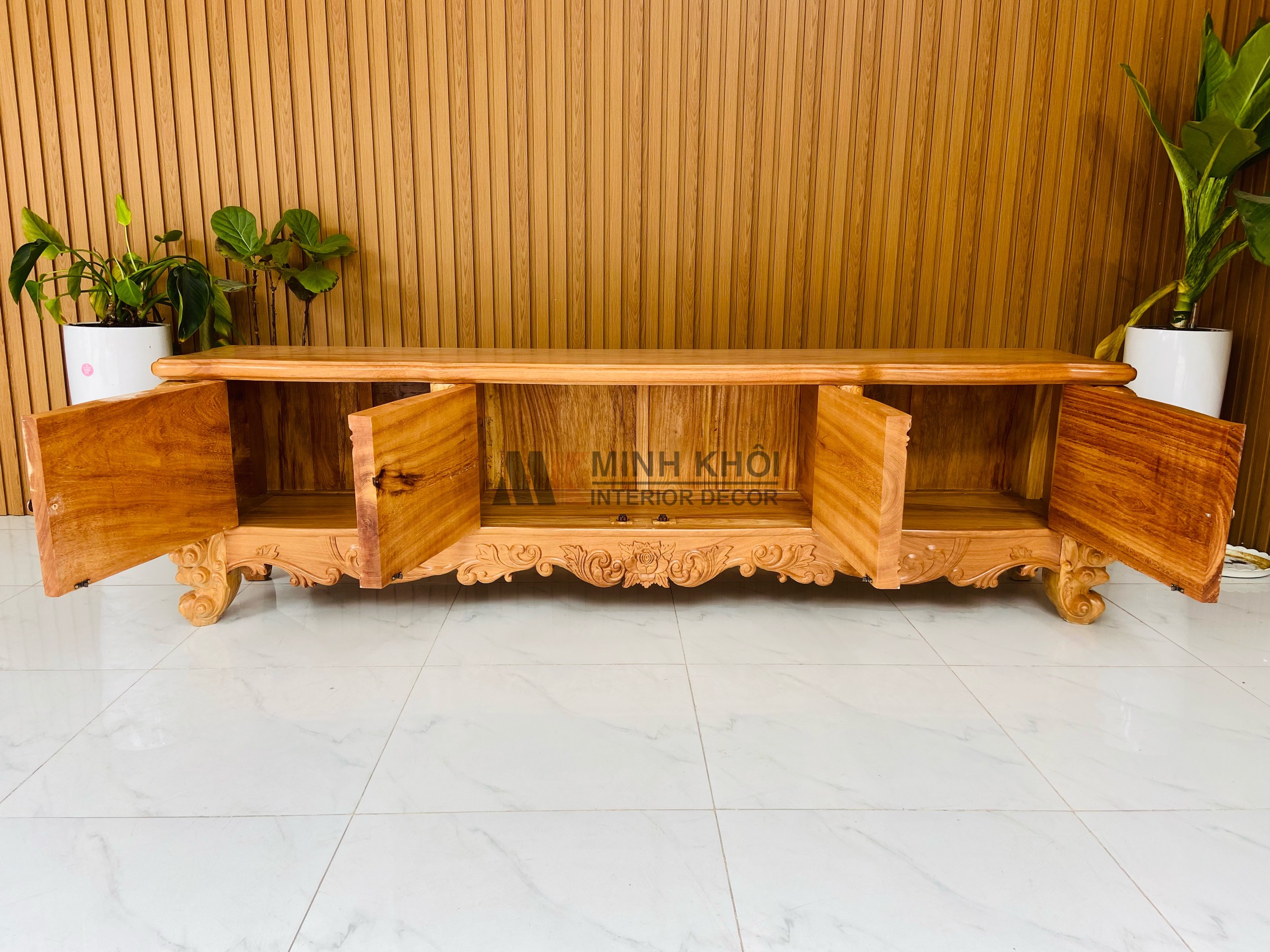 Kệ tivi gõ đỏ louis 2m4 - KTV929