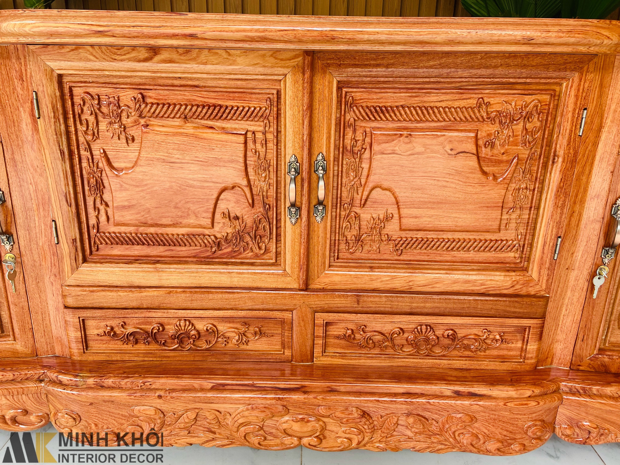 Kệ tivi Hương đá mặt cong - KTV926