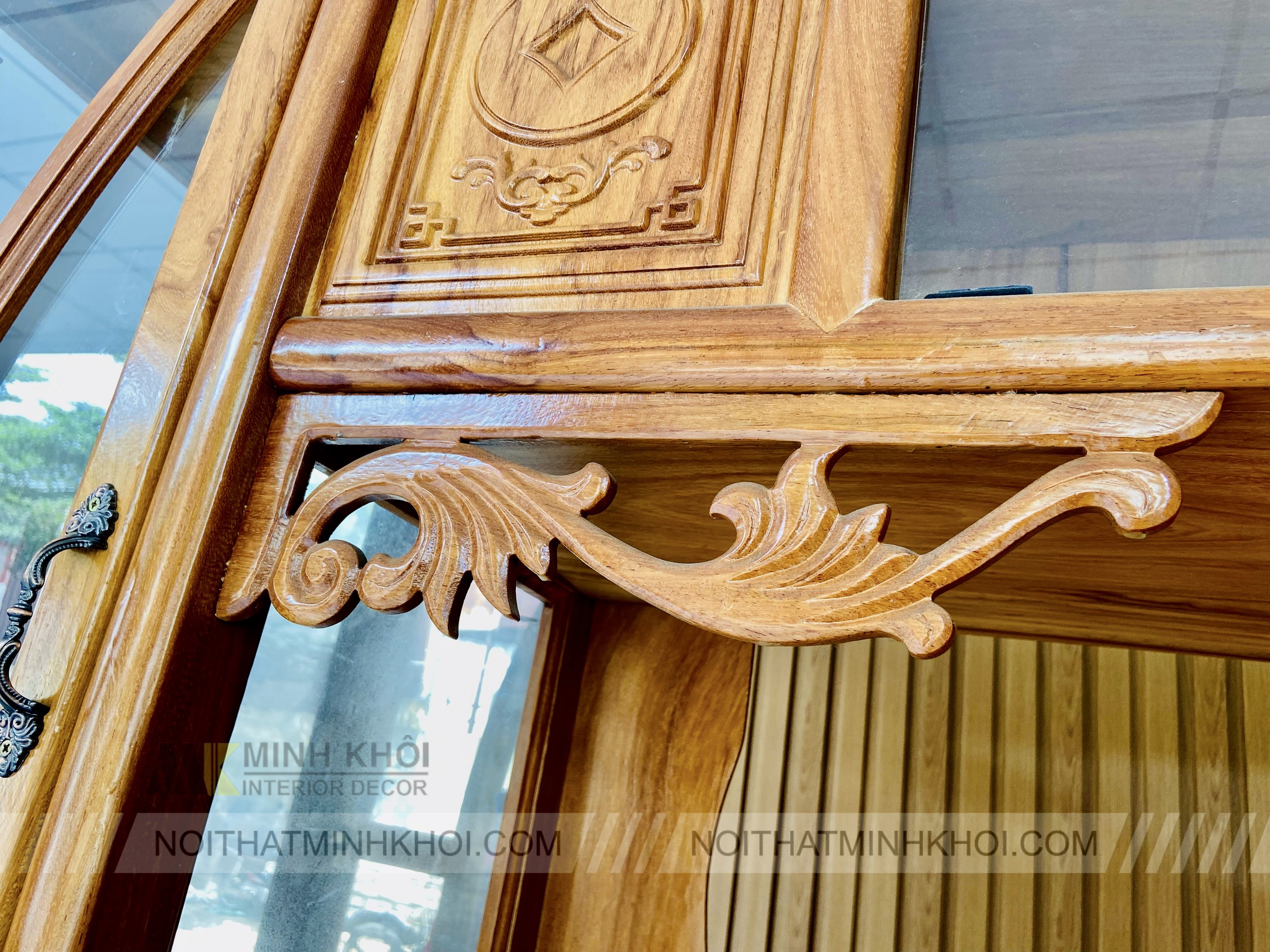 Tủ rượu Hương đá 2m Hoàng Gia - TR2031