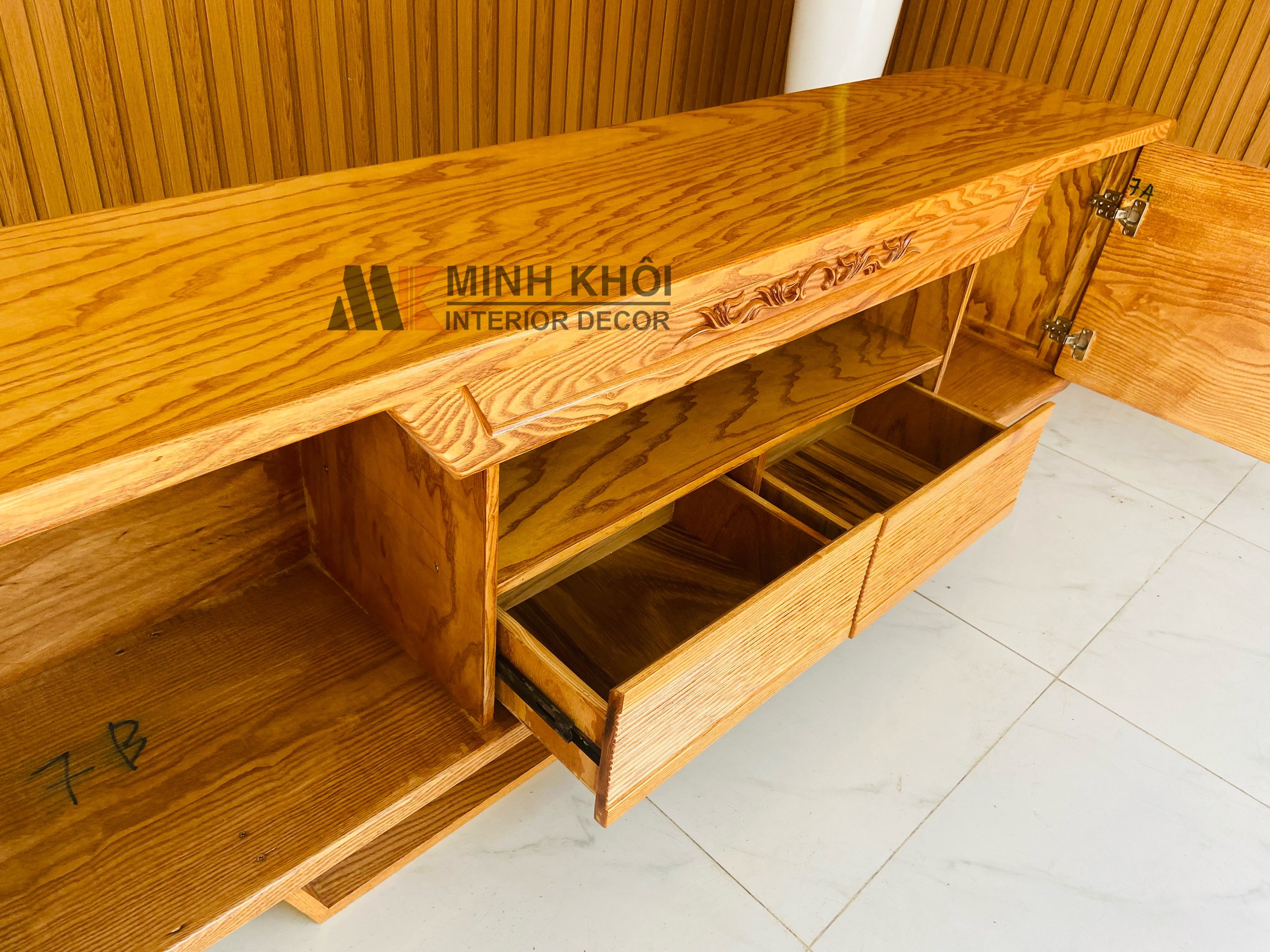 Kệ Tivi Sồi Màu Hạt Dẻ 2m - KTV138