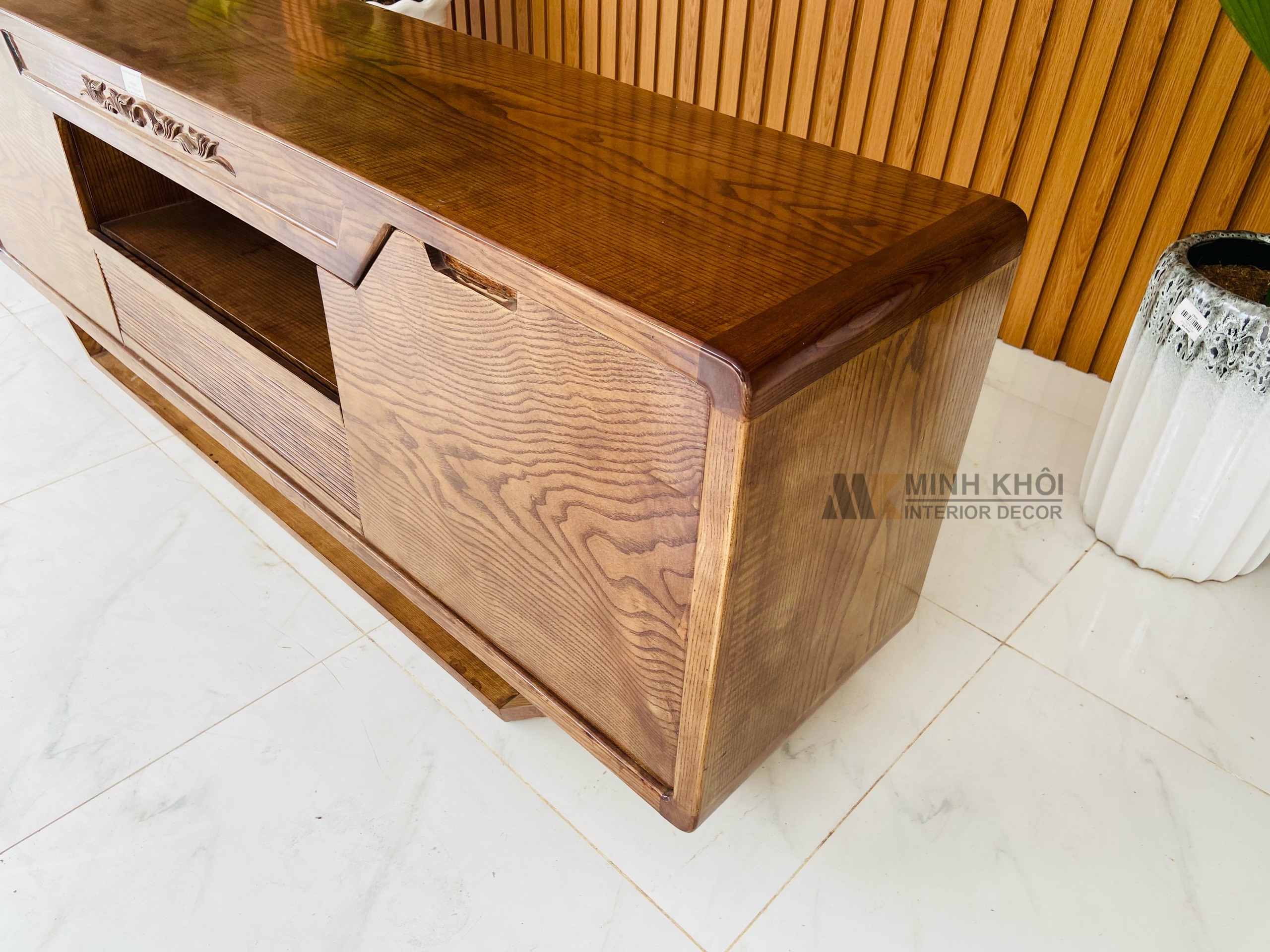 Kệ tivi Sồi màu óc chó 1m8 - KTV924