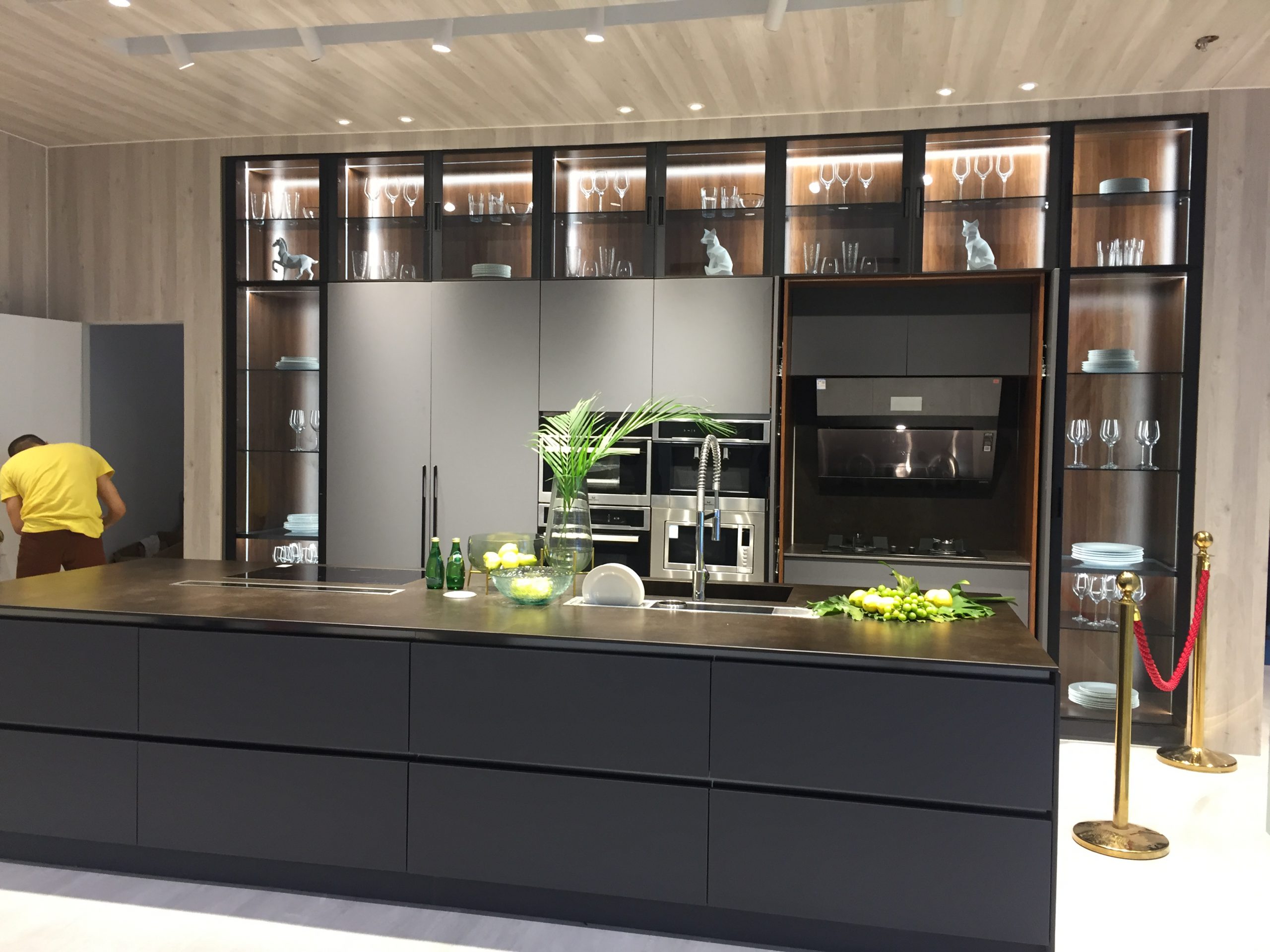 Mẫu Tủ Rượu Phòng Bếp Ngăn Phòng Khách Đẹp Cao Cấp