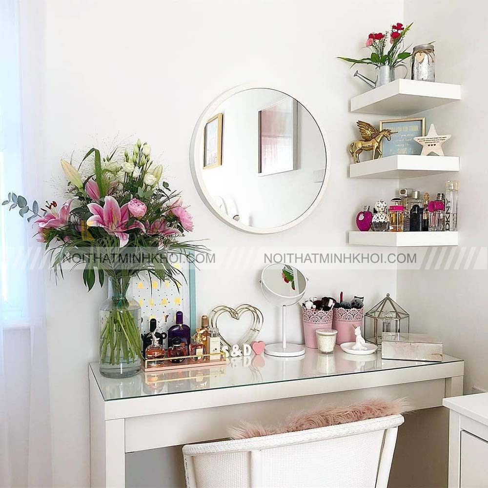 Mẹo lựa chọn và sắp xếp phụ kiện trên bàn trang điểm