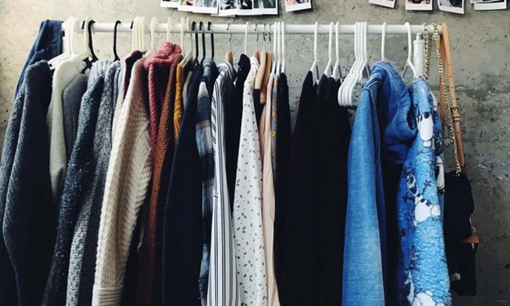 Nước Hoa Xịt Tủ Quần Áo Khử Mùi Hiệu Quả?