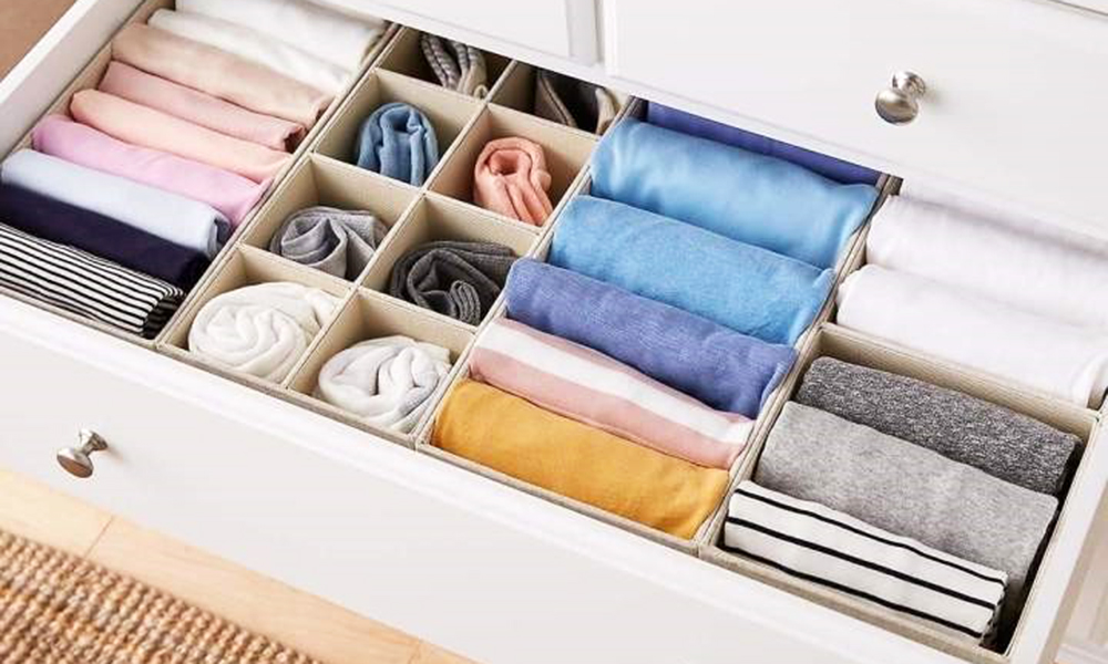 Phân chia ngăn để đồ lót phù hợp trong tủ áo