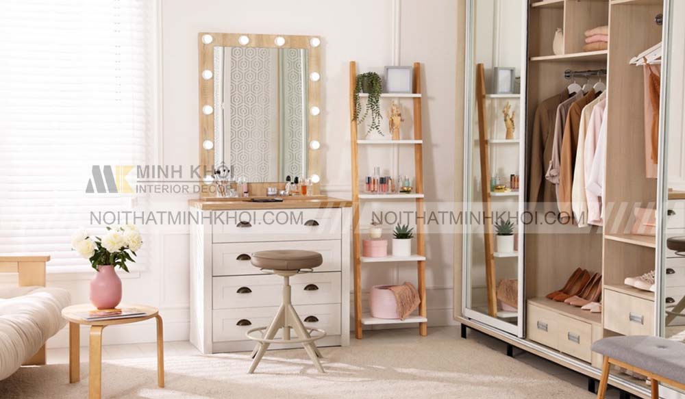 Mẹo lựa chọn và sắp xếp phụ kiện trên bàn trang điểm