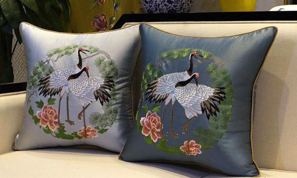 Sai lầm khi chọn mua gối tựa lưng sofa gỗ nên tránh