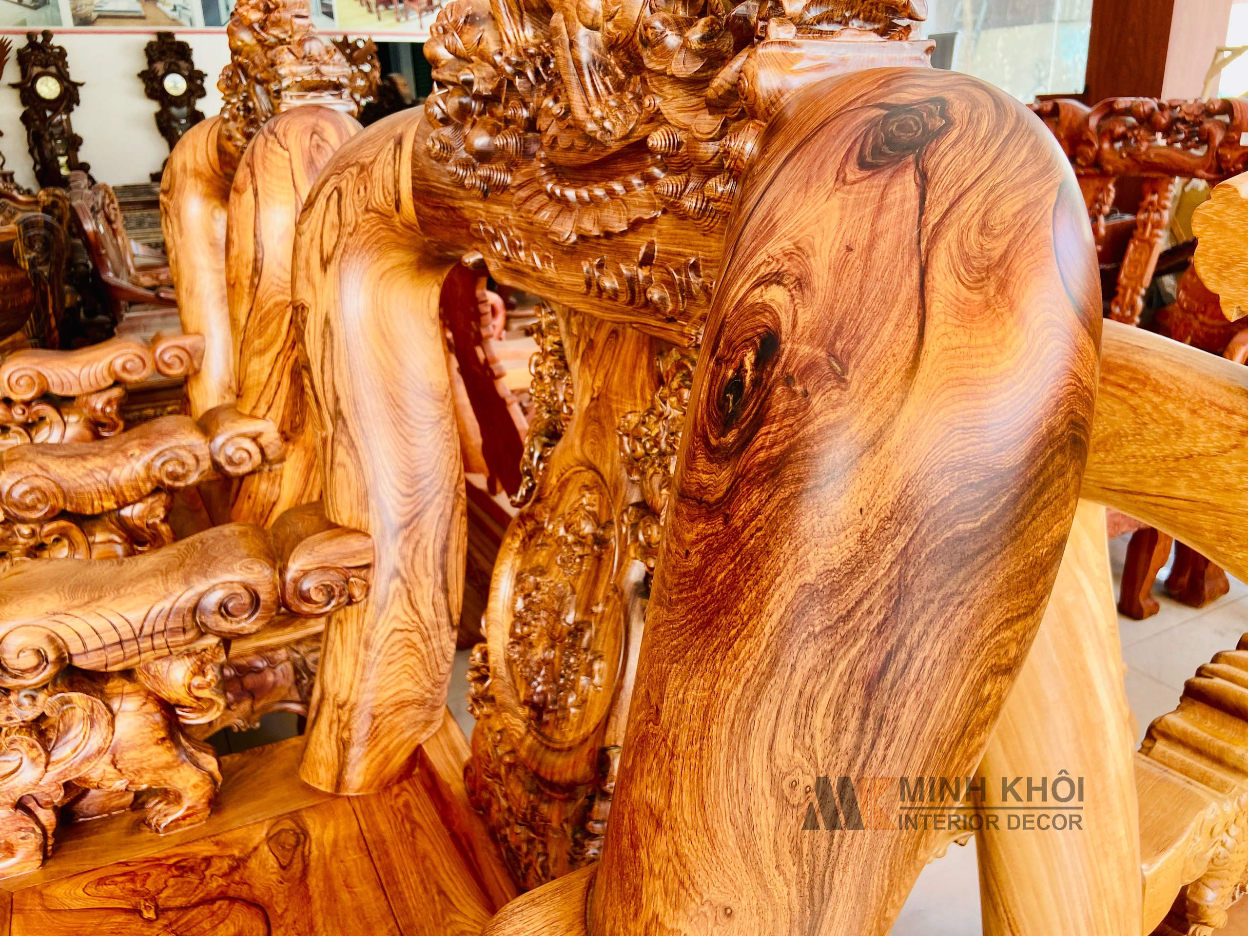 Salon Gỗ Cẩm Lai Chạm Nghê Đỉnh Tay 16 Cao Cấp - SL650