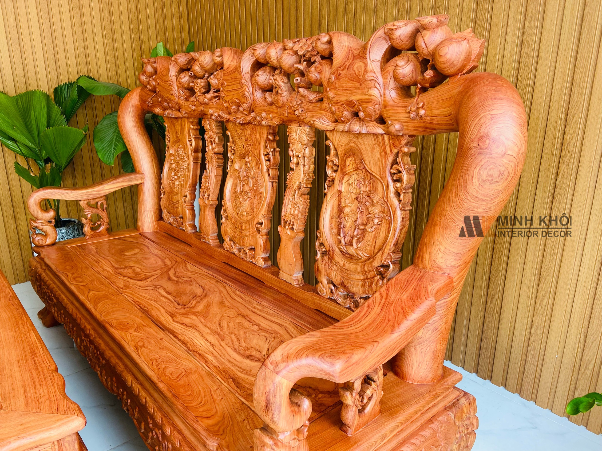 Salon gỗ hương đá chạm đào tay 14 - SL138