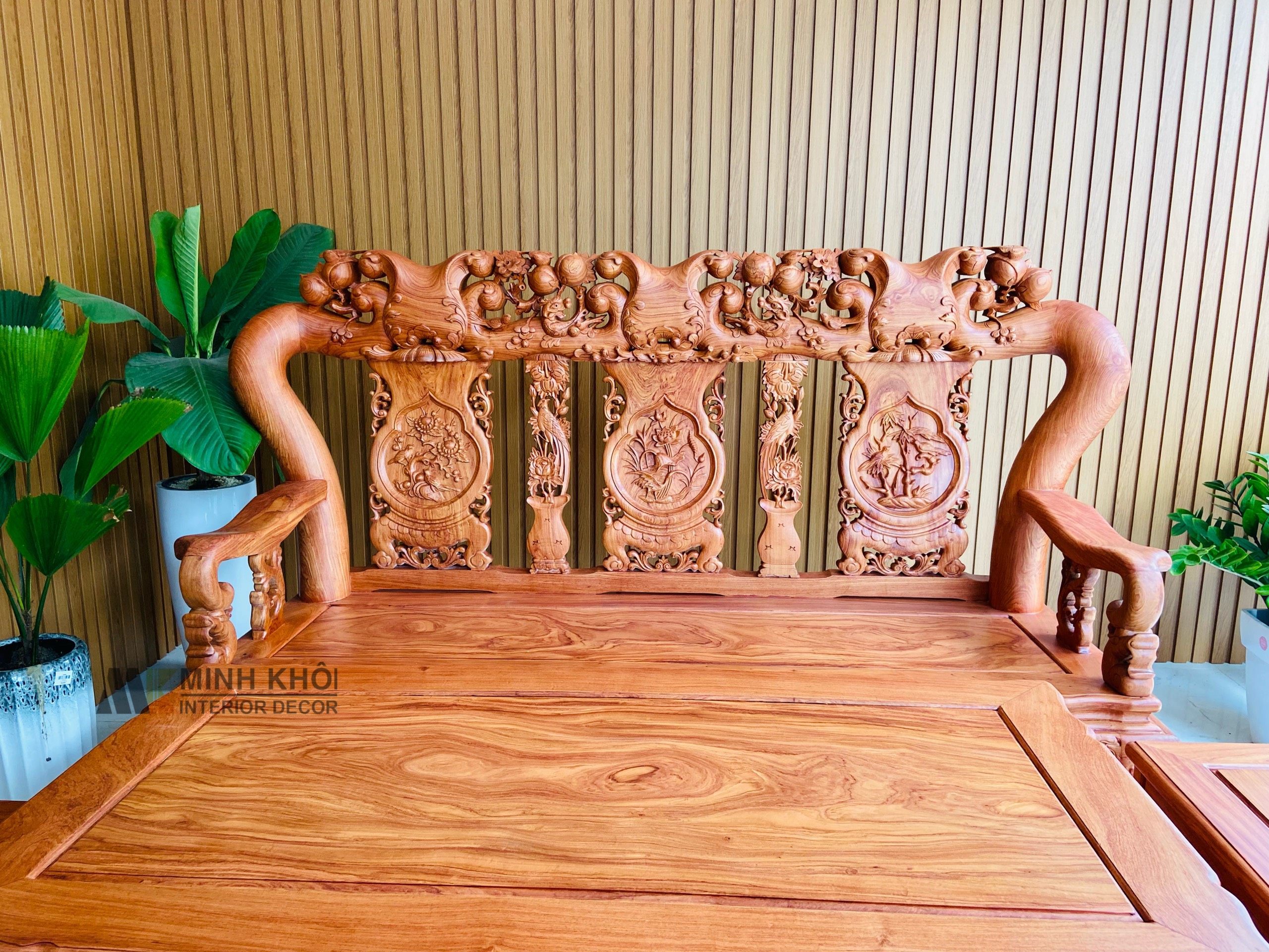 Salon gỗ hương đá chạm đào tay 14 - SL138
