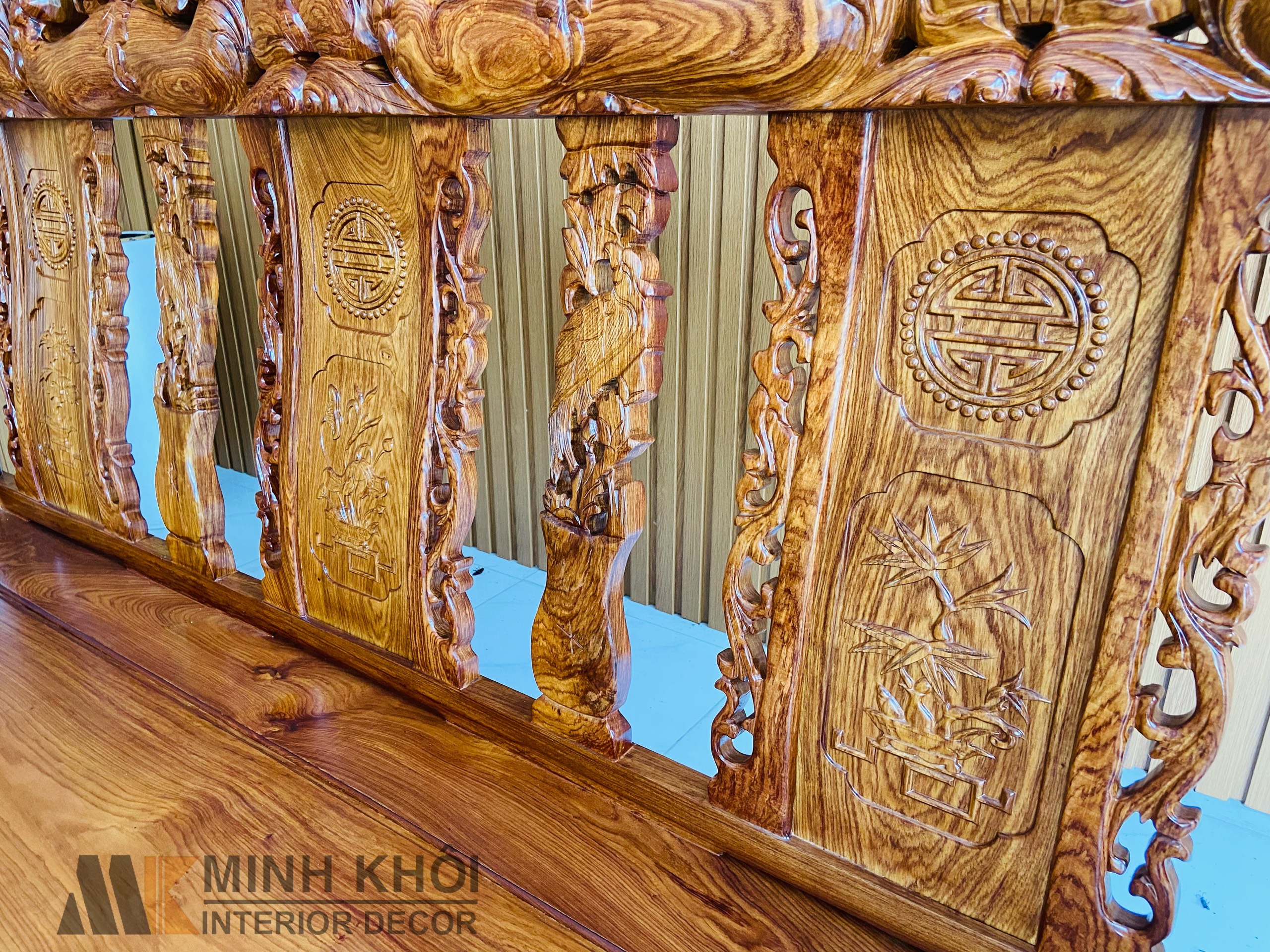 Salon Gỗ Hương Vân Tay 14 Chạm Đào Cao Cấp - SL946