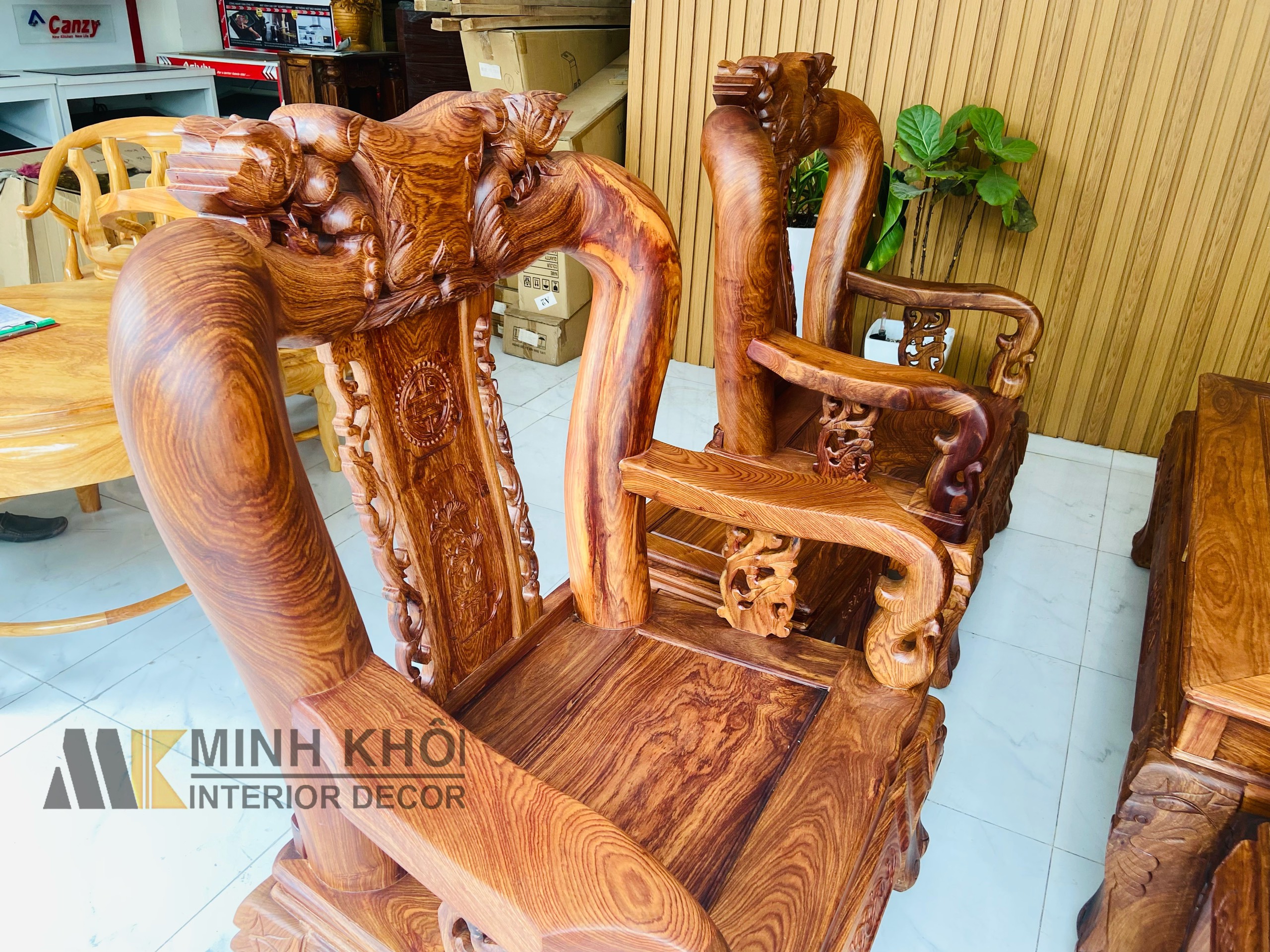 Salon gỗ Hương Vân tay 14 - SL900