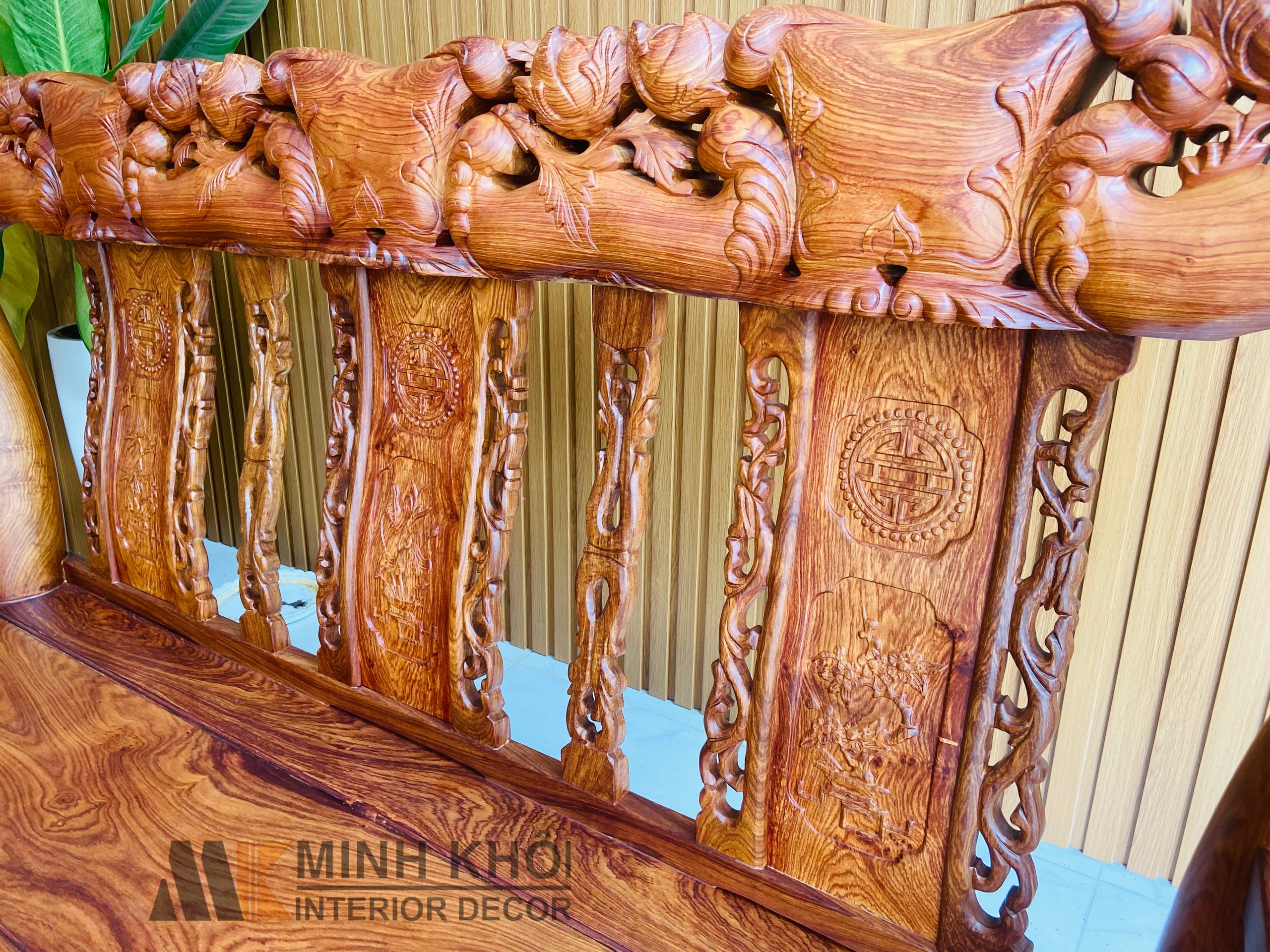 Salon gỗ Hương Vân tay 14 - SL900