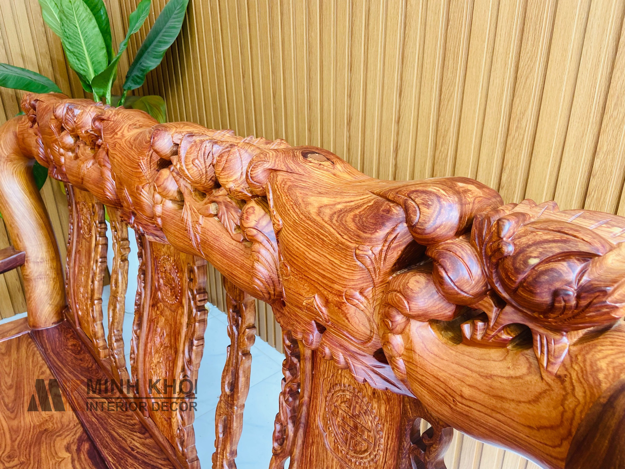 Salon gỗ Hương Vân tay 14 - SL900