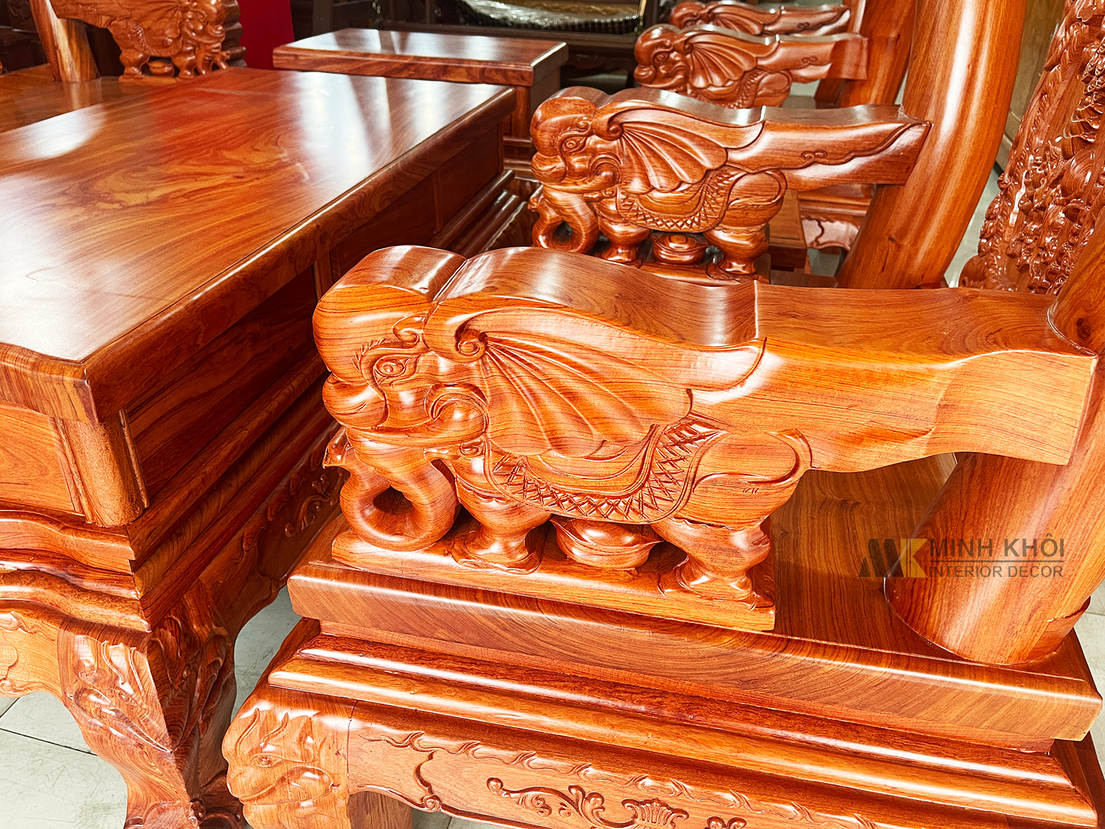 salon-huong-da-tay-12-cham-voi-SL988