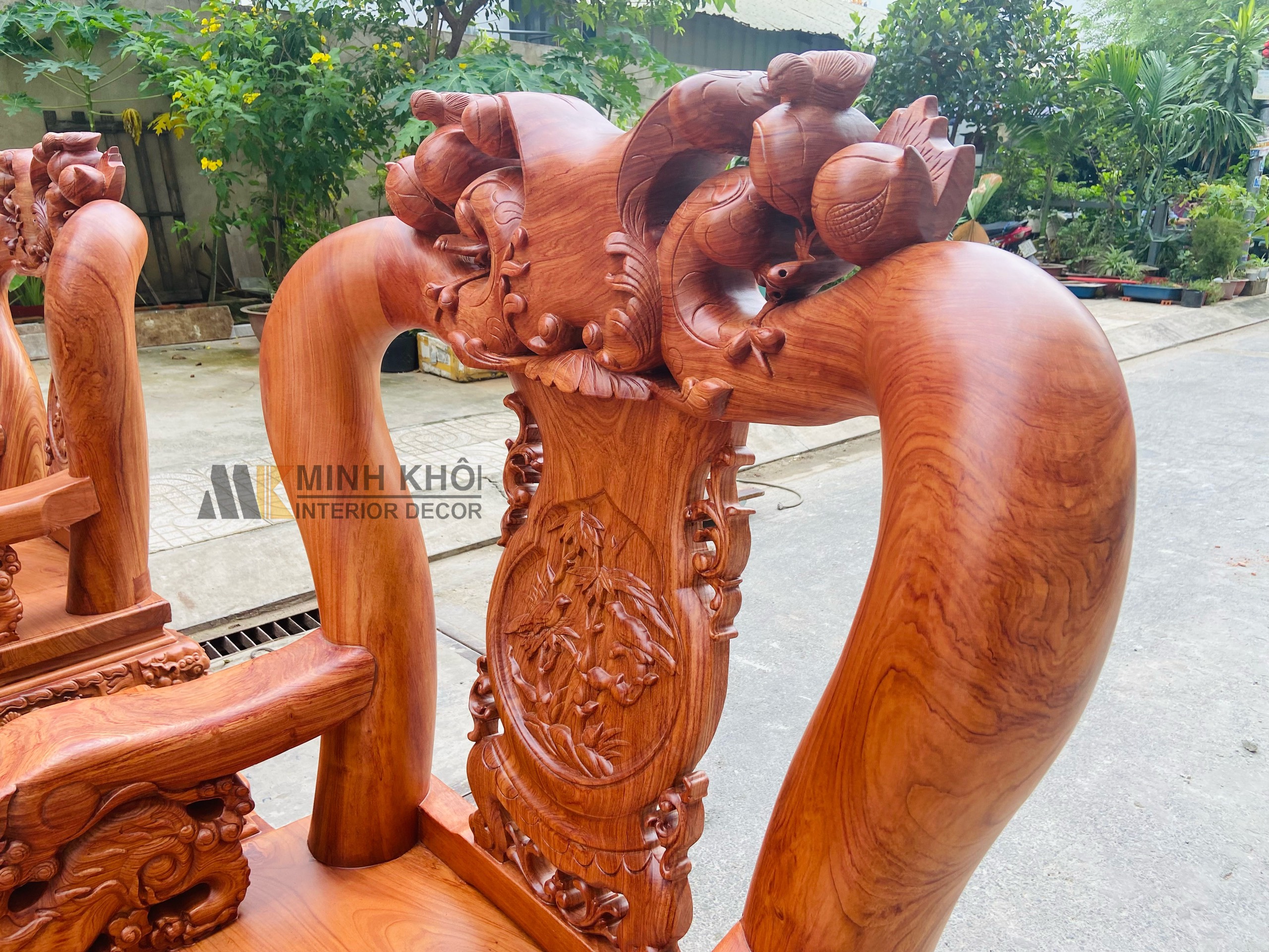 Salon hương đá tay 14 chạm đào mặt liền - SL941