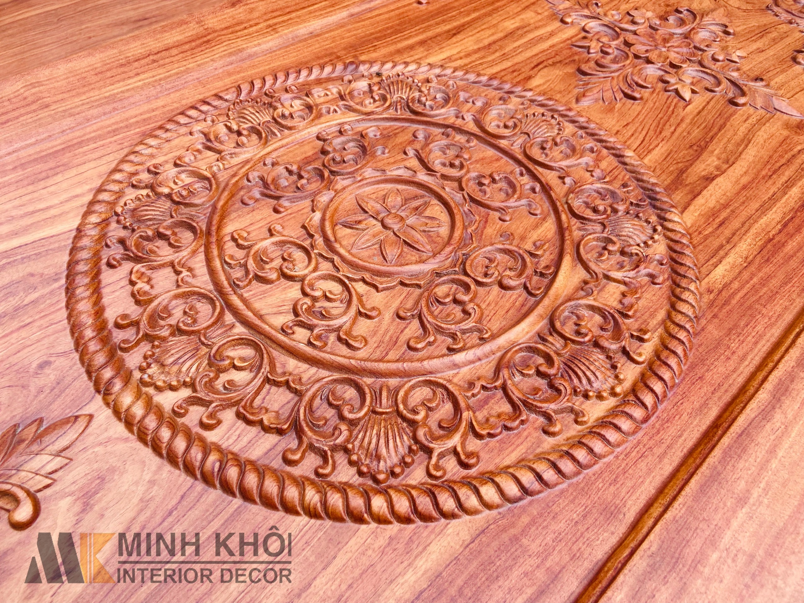 Salon hương đá tay 14 chạm đào mặt liền - SL941