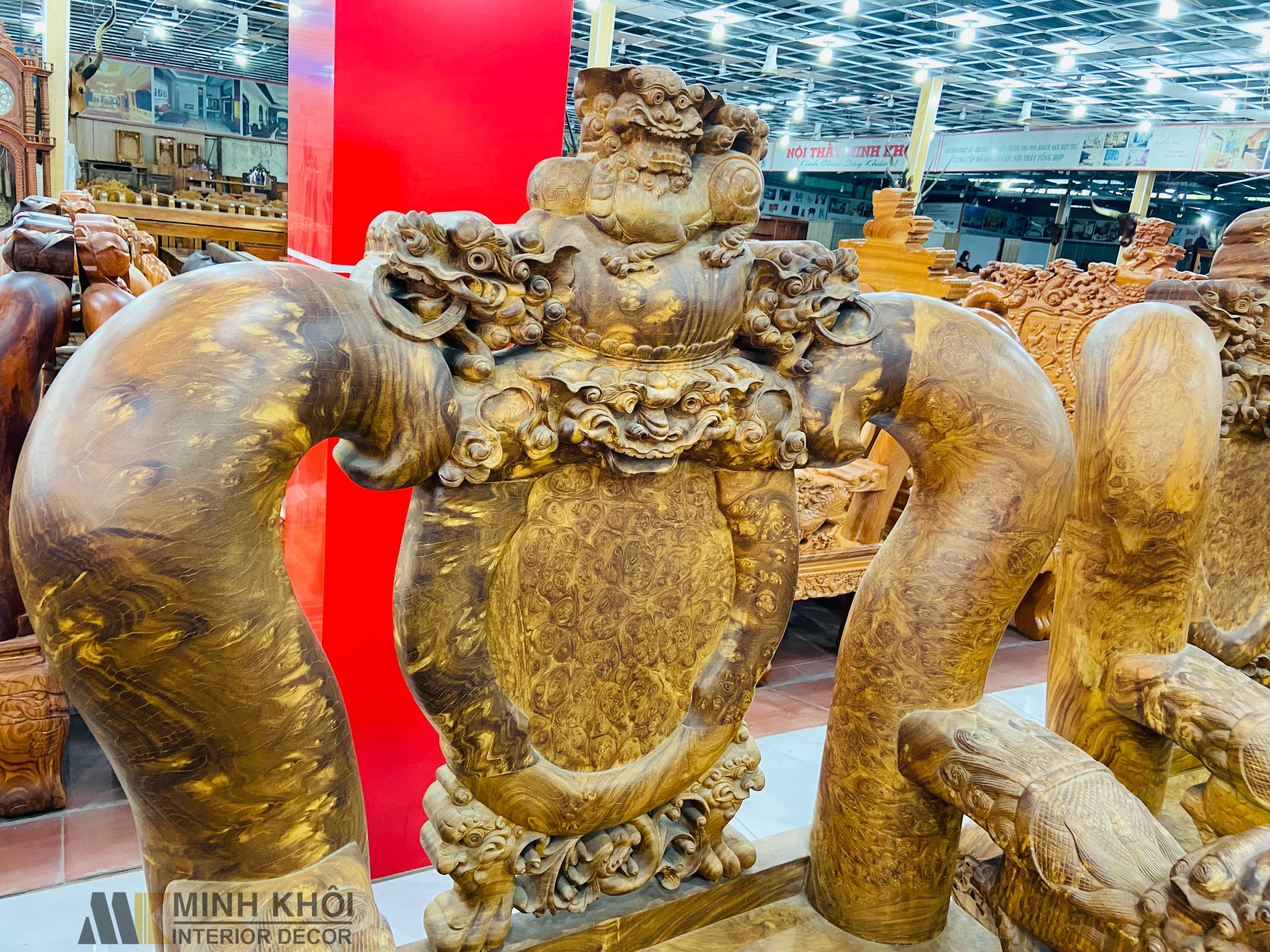 Bàn Ghế Gỗ Nu Nghiến Cột 20 Nghê Phụng Đẳng Cấp - SL688