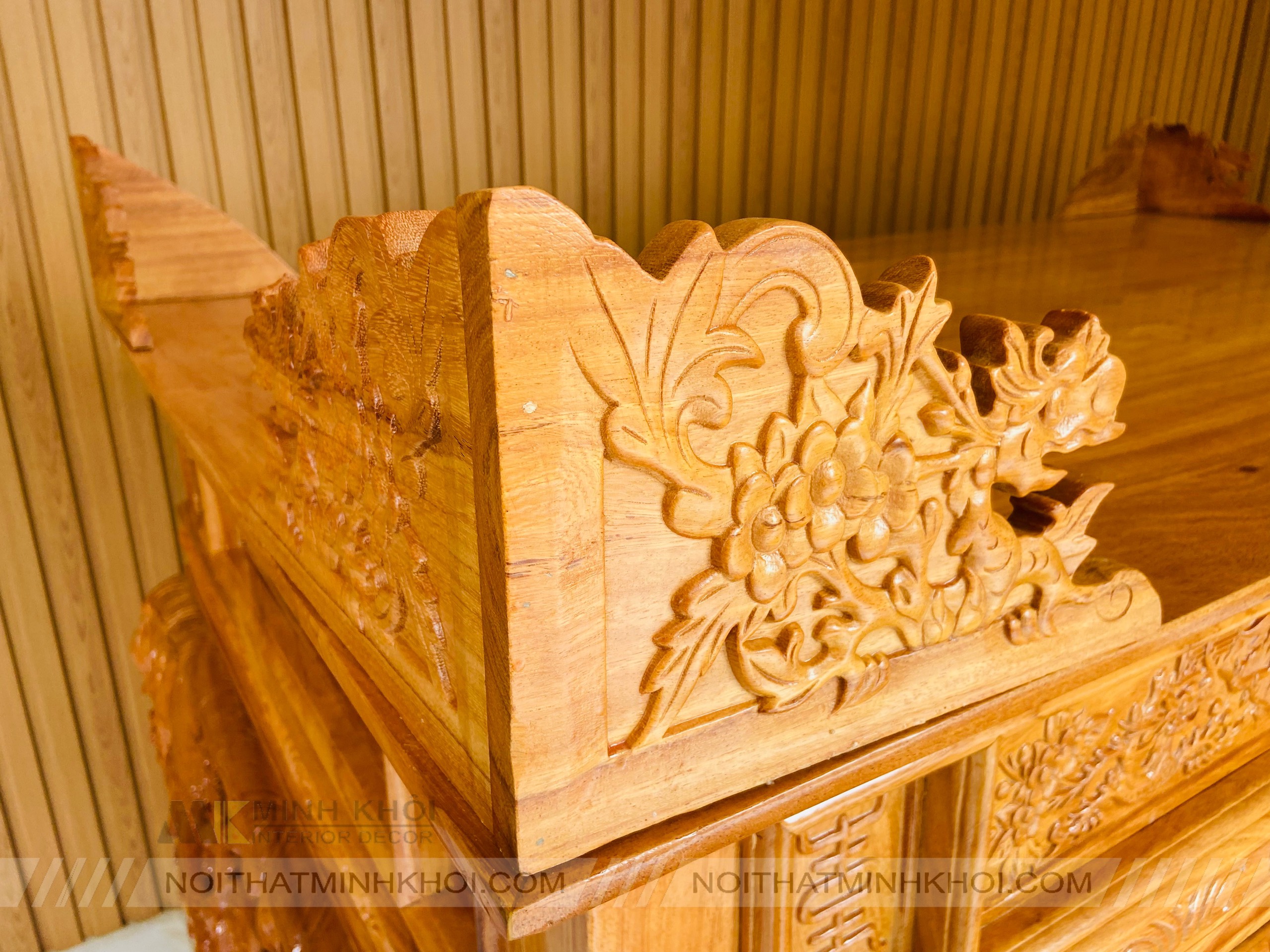 Sập Thờ Gõ 1m97 Chạm Mai Điểu - BT904