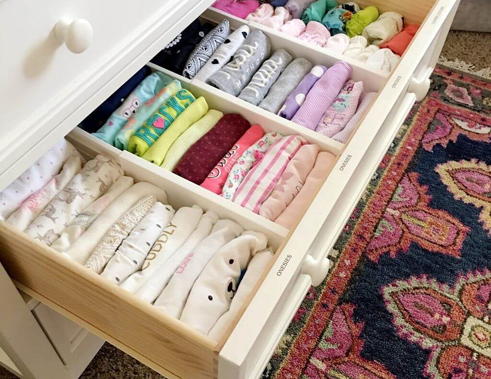 Sắp xếp quần áo gọn gàng khoa học