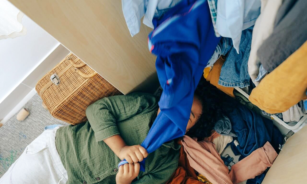 Sắp xếp tủ quần áo gọn gàng ngăn nắp