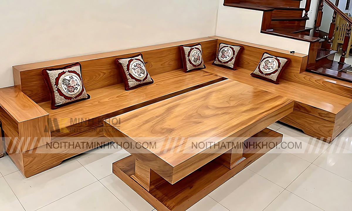 Sofa gỗ nguyên khối là sự lựa chọn hoàn hảo cho những ai yêu thích nét đẹp tối giản và đơn giản. Với chất liệu gỗ tự nhiên tinh tế, không chỉ tạo nên một không gian sống sang trọng mà còn mang đến cảm giác ấm cúng tự nhiên. Hãy thư giãn và thưởng thức cảm giác êm ái trên chiếc sofa đầy chất lượng này.