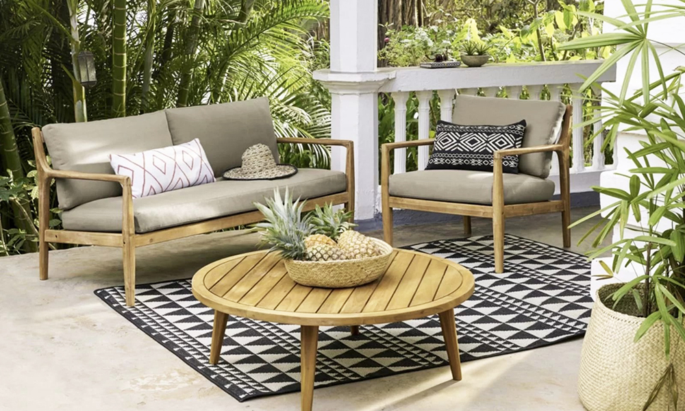 Sofa ngoài trời bằng gỗ sang trọng và tinh tế