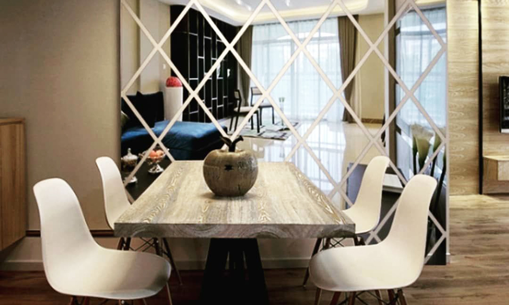 Sử dụng gương để trang trí trong phòng ăn