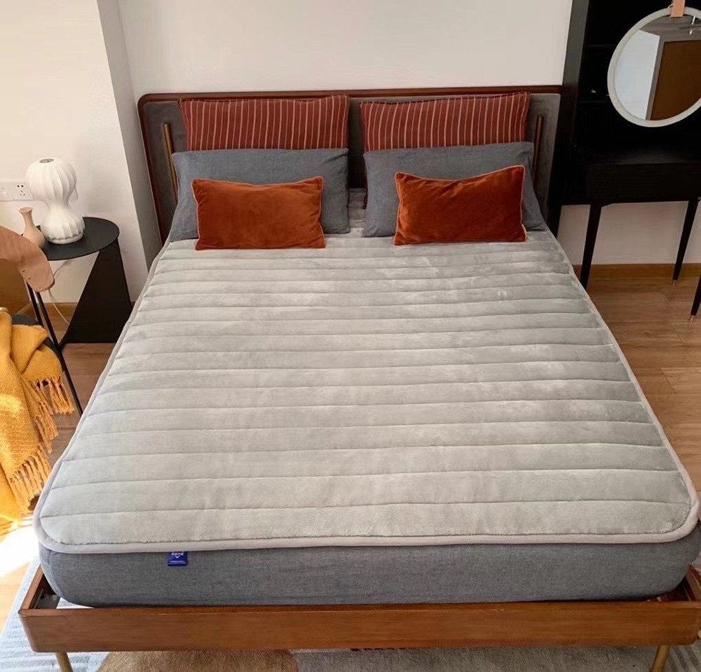 Thảm trải giường ngủ đơn sắc